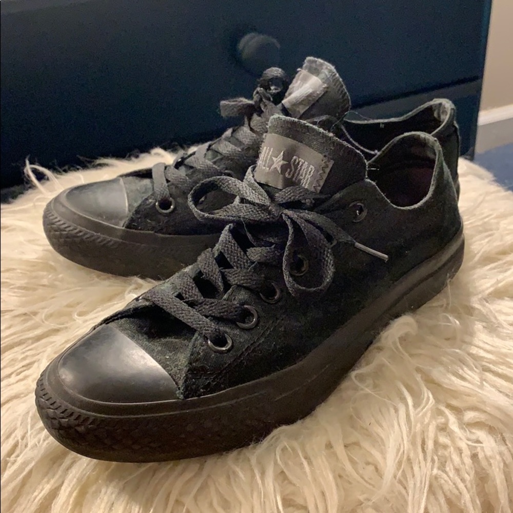 Low top chucks